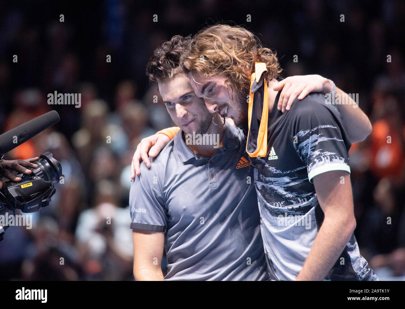O2, Londres, Royaume-Uni. 17 novembre 2019. Stefanos remporte le Tsitsipas 2019 finales ATP Nitto, battant Dominic Thiem. Credit : Malcolm Park/Alamy Live News. Banque D'Images