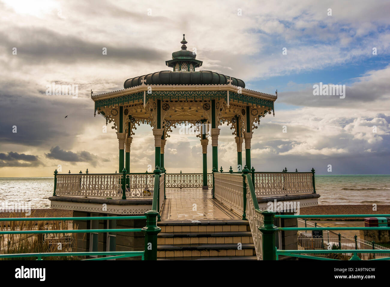 Les Infirmières de l'kiosque près de la plage de Brighton, Royaume-Uni. Banque D'Images