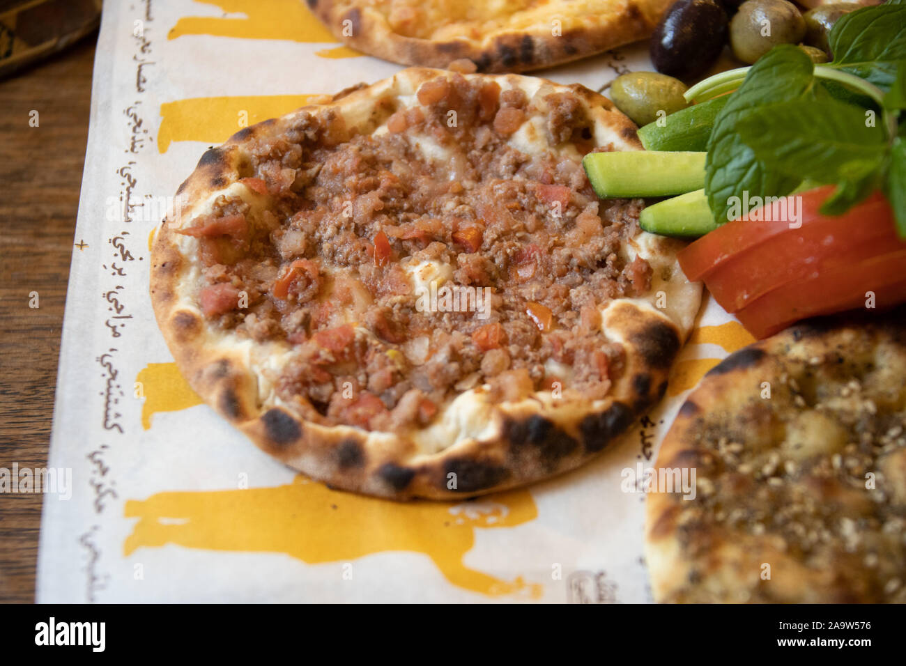 Manakeesh Falamanki la viande au restaurant Al, Beyrouth, Liban Banque D'Images