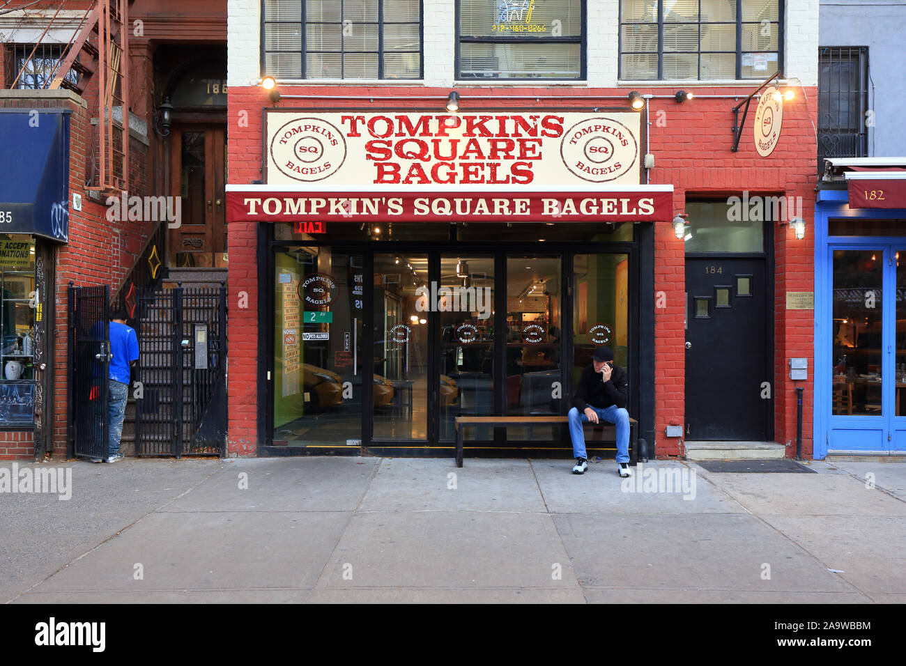 Tompkins Square Bagels, 184 2nd Avenue, New York, NY devanture extérieure d'un bagelry dans le quartier de l'East Village de Manhattan. Banque D'Images