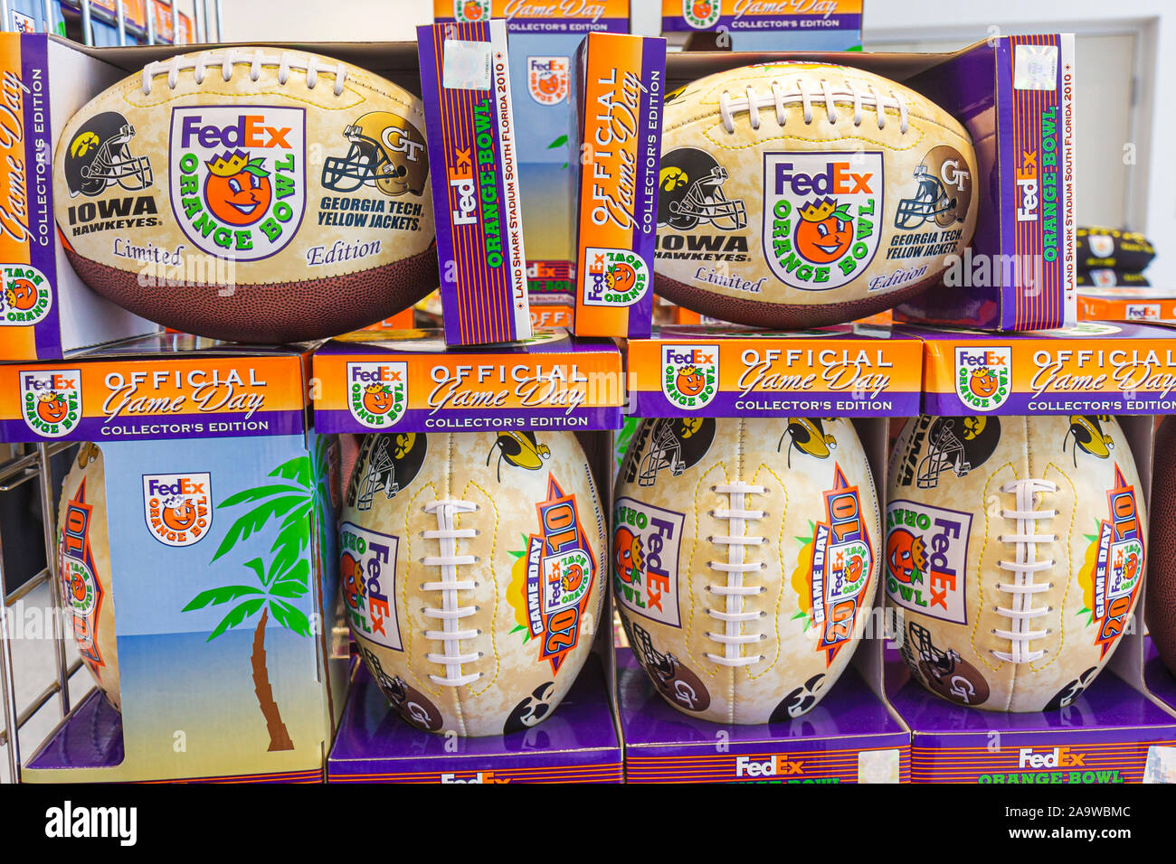 Miami Beach Florida,Ocean Drive,FedEx Orange Bowl,souvenir,shopping shopper shoppers magasins marché marchés achats vente, magasin de détail Banque D'Images