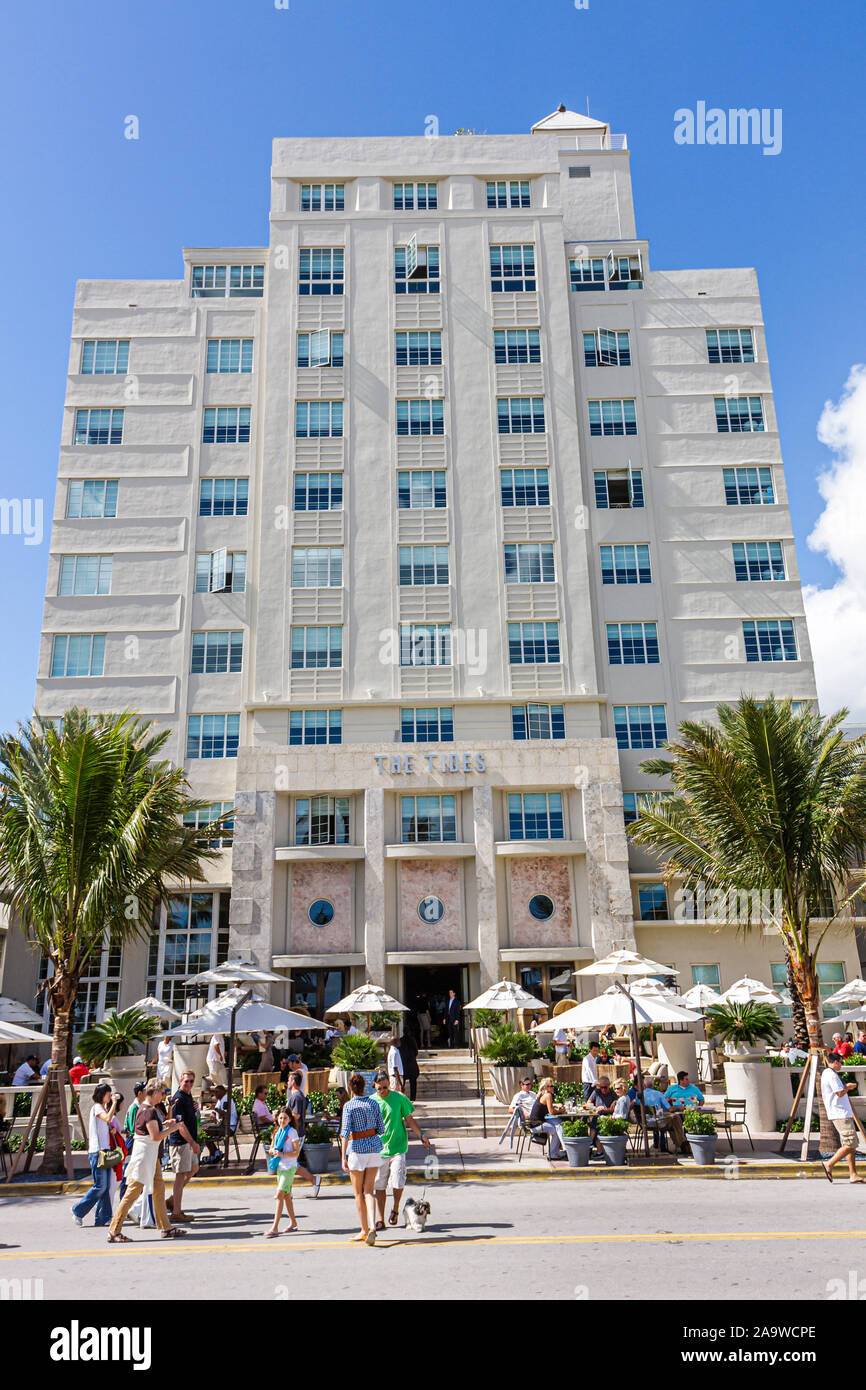 Miami Beach Florida, Ocean Drive, restaurant restaurants repas café cafés, terrasse extérieure, en plein air, dîner, les Tides, hôtel, FL100 Banque D'Images