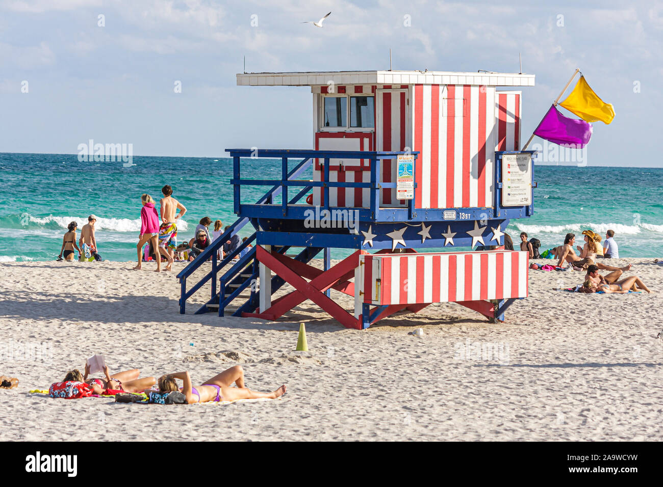 Miami Beach Floride, océan Atlantique rive de l'eau, surf, station de sauveteurs, cabane, les visiteurs voyage voyage tourisme touristique sites touristiques culture cu Banque D'Images