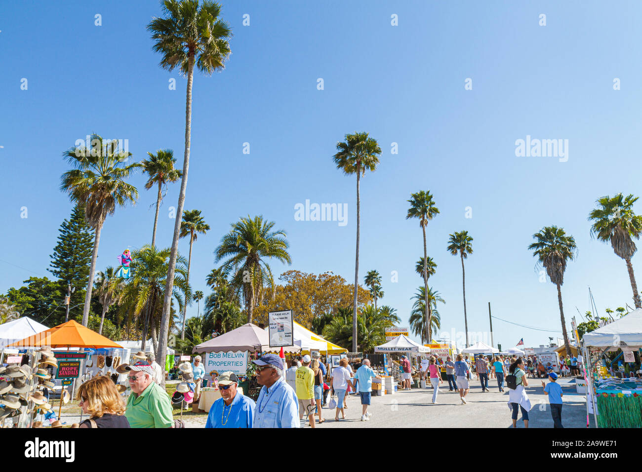 Florida Charlotte County, Placida, Placida Seafood Festival, vendeurs stall stands stand stands marché du stand, shopping shopper shoppers shop shops ma Banque D'Images