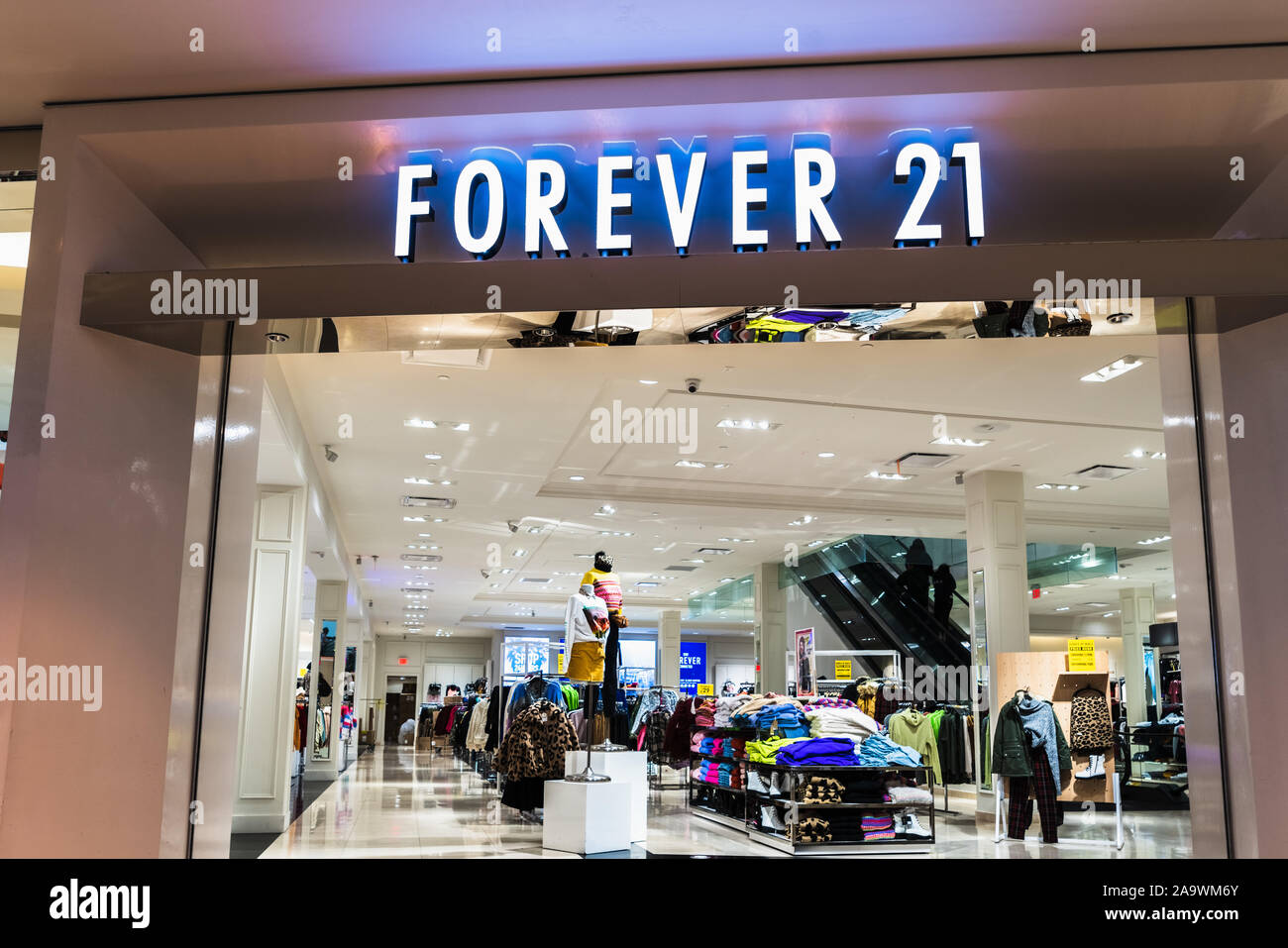 Nov 15, 2019 Dallas / CA / USA - Forever 21 store situé dans l'Est de San Francisco Bay Area ; à la fin de septembre, Forever 21 a déposé son bilan Banque D'Images