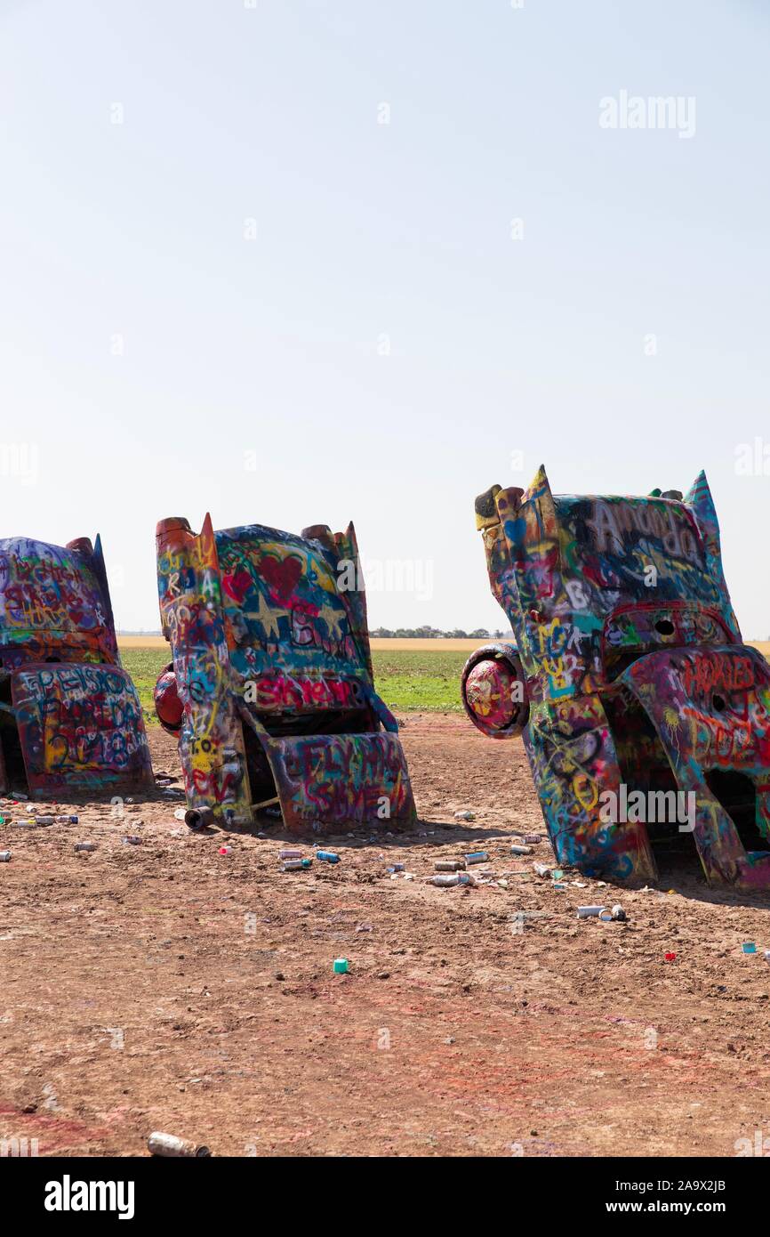 Le Cadillac Ranch sur la route 66 près de Amarillo au Texas Banque D'Images