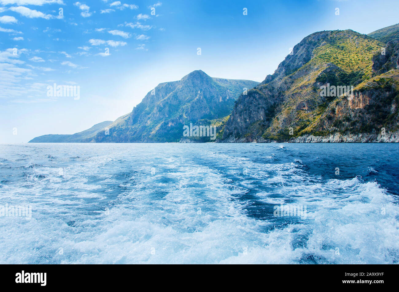 La côte sauvage Costa di Masseta entre Scario et Marina di Camerota, dans le sud de Cilento, Campanie, Italie Banque D'Images