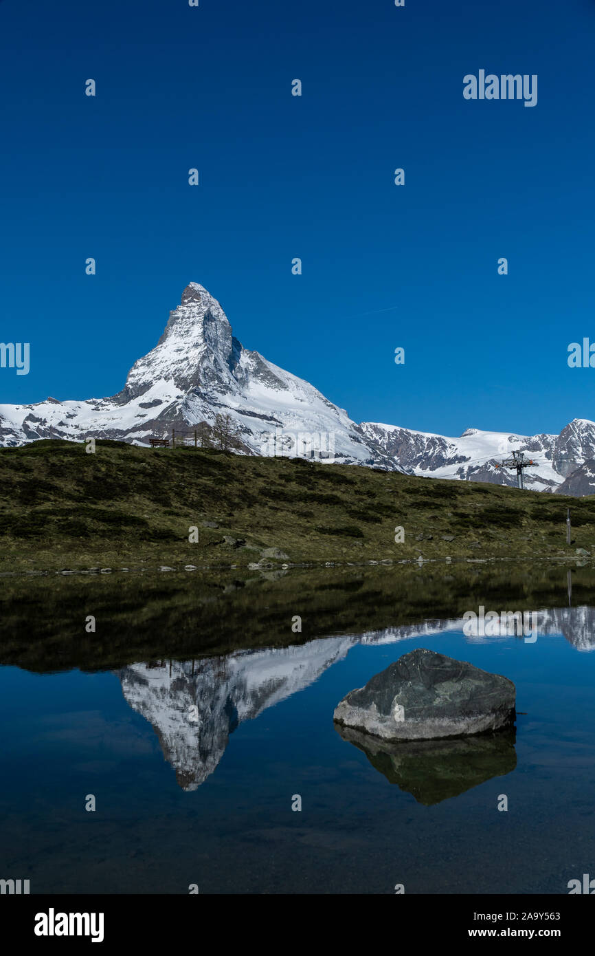 Panorama de l'Est et le Nord fait face à du Cervin à Zermatt, Suisse pendant la période estivale. Banque D'Images