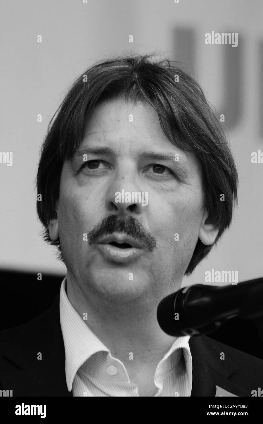 1. Mai : conseiller national et SGB-président travailliste Paul Rechsteiner parlant à Zürich à Bürkliplatz en face de manifestants du travail Banque D'Images