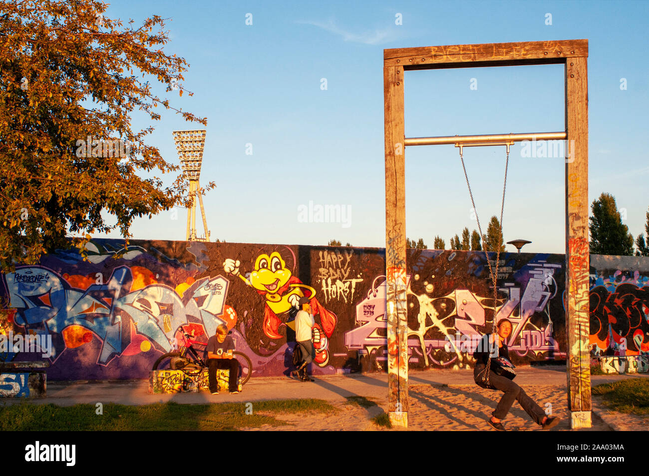 Graffiti sur mur Mauerpark de Berlin, Allemagne. Une partie de l'ancien mur de Berlin de la mort Banque D'Images