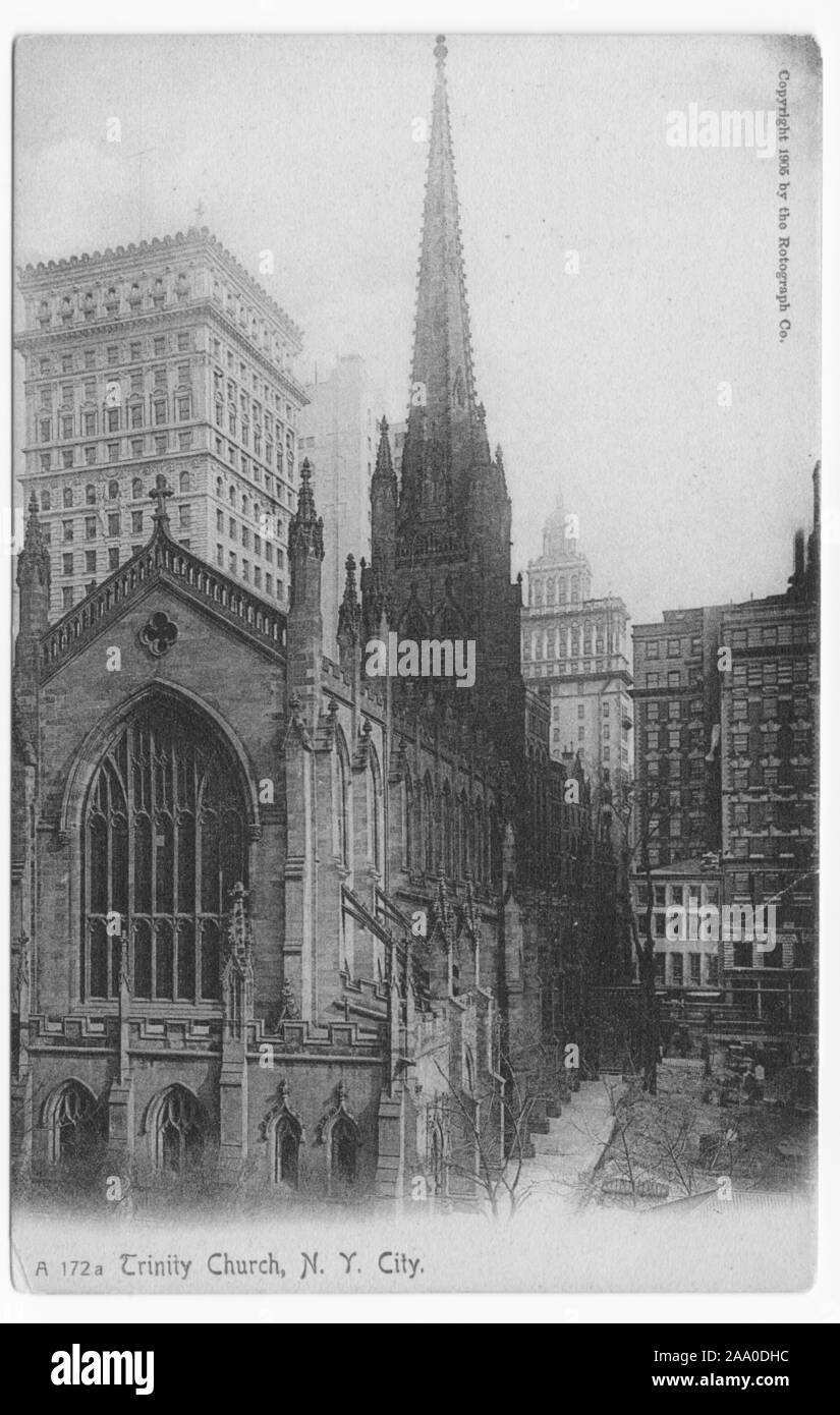 Carte postale gravé de la Trinity Church de Wall Street et de Broadway dans le lower Manhattan, New York City, publié par Rotograph Co, 1905. À partir de la Bibliothèque publique de New York. () Banque D'Images