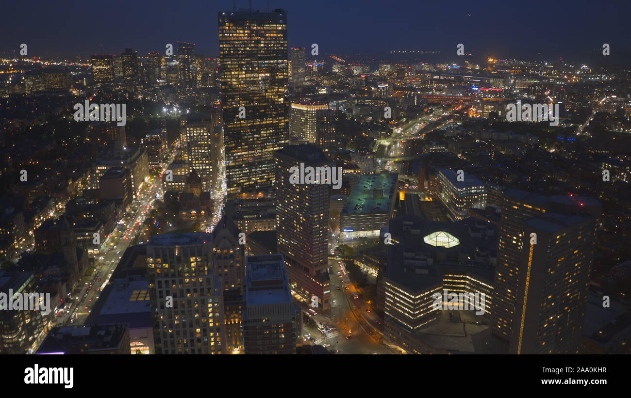 Vue de nuit de Boston à partir de la plate-forme d'observation d'une passerelle à boston Banque D'Images