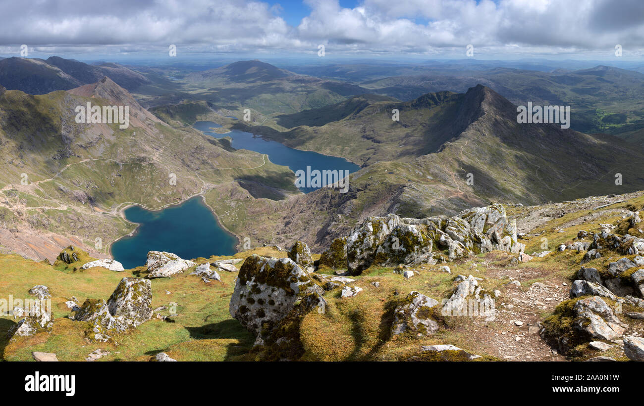 Sommet du Snowdon sur Llyn Glaslyn et Llyn Llydaw, Pays de Galles, Royaume-Uni Banque D'Images