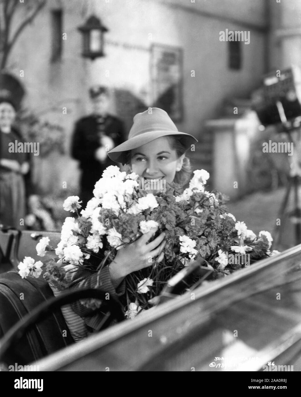 JOAN FONTAINE comme les nouveaux mariés deuxième Mme de Winter sur le plateau tournage REBECCA 1940 réalisateur alfred hitchcock roman Daphné du Maurier producteur David O. Selznick Selznick International Pictures / United Artists Banque D'Images