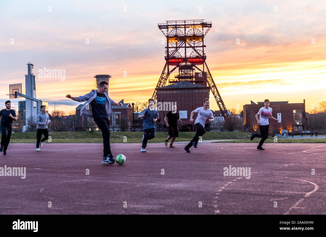 Terrain de sports, terrain de football, en face de la fosse de l'ancien châssis de la mine de consolidation, Consol Park, l'arbre 9, Gelsenkirchen, Banque D'Images