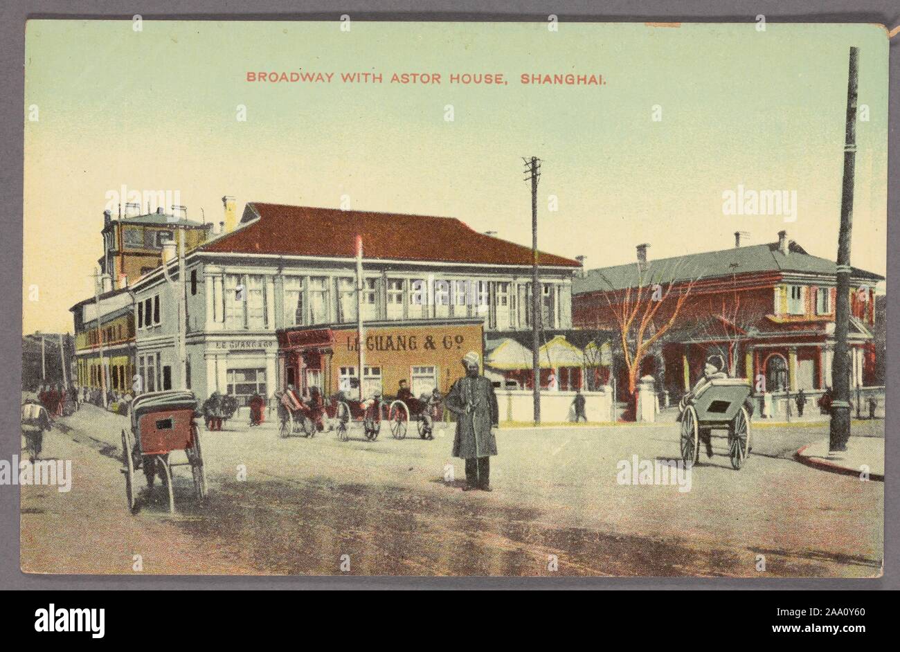 Carte postale illustrée de l'avis de l'Astor House Hotel de Broadway, maintenant Lu Daming, Shanghai, Chine, publié par BMG, 1913. Edit. Kingshill. À partir de la Bibliothèque publique de New York. () Banque D'Images