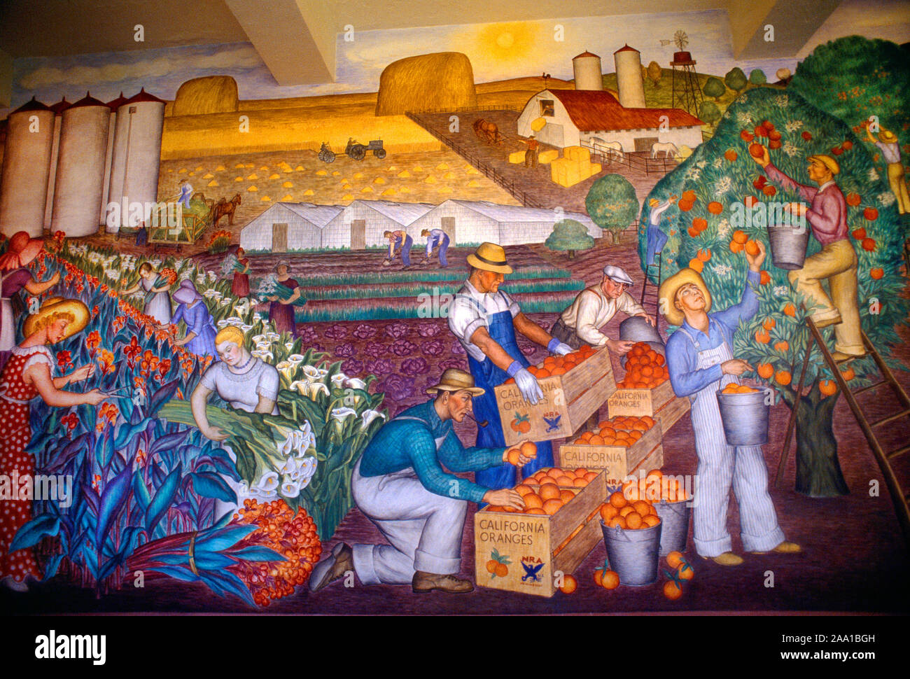 Une fresque de récolte intitulée "l'Agriculture en Californie' par Maxine Albo dans le style du réalisme social fait partie du projet de murale 1934 dans le hall de la Coit Tower à San Francisco. Banque D'Images