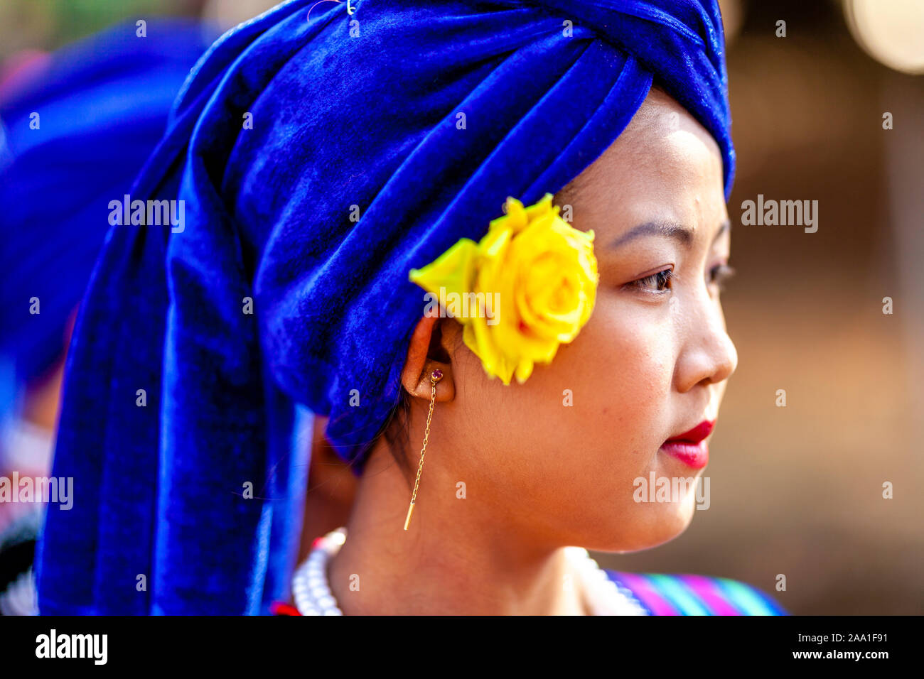Les femmes des minorités ethniques à l'Assemblée annuelle du Festival Pindaya Cave, Pindaya, l'État de Shan, Myanmar. Banque D'Images Les femmes des minorités ethniques à l'Assemblée annuelle du Festival Pindaya Cave, Pindaya, l'État de Shan, Myanmar. Banque D'Images