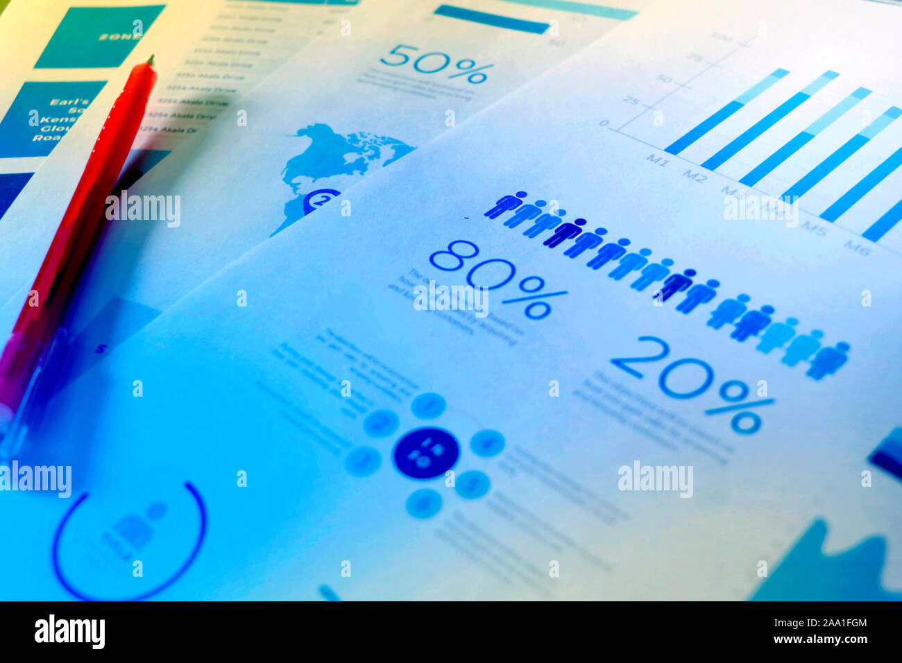 Fiche de contrôle d'entreprise de l'infograph avec coffre, contrôle du bénéfice d'entreprise, Marketing et Finances Photo, trouver Profit & Loss Banque D'Images