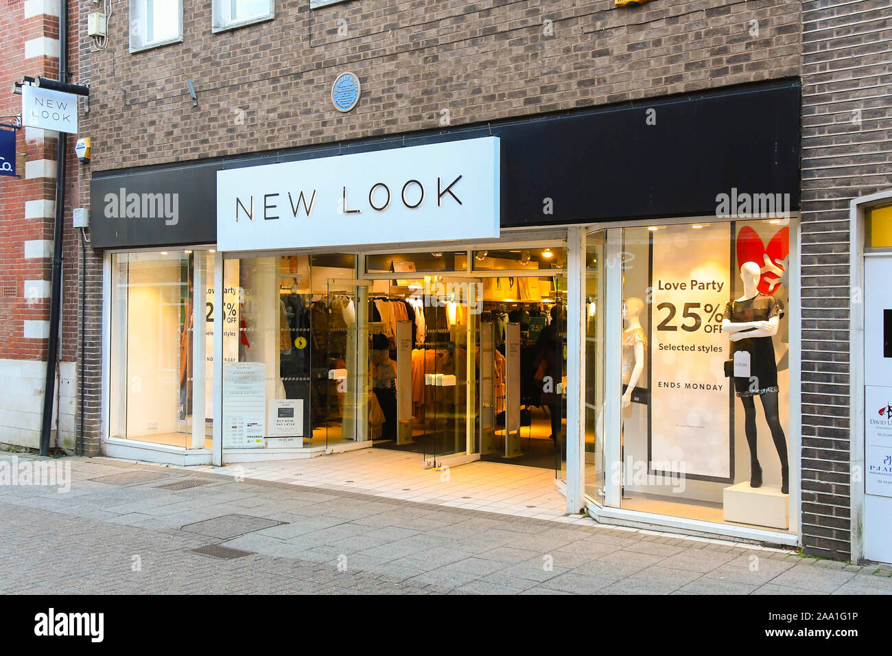 Nouveau look enseigne à Dorchester, dans le Dorset, UK. Crédit photo : Graham Hunt/Alamy Banque D'Images