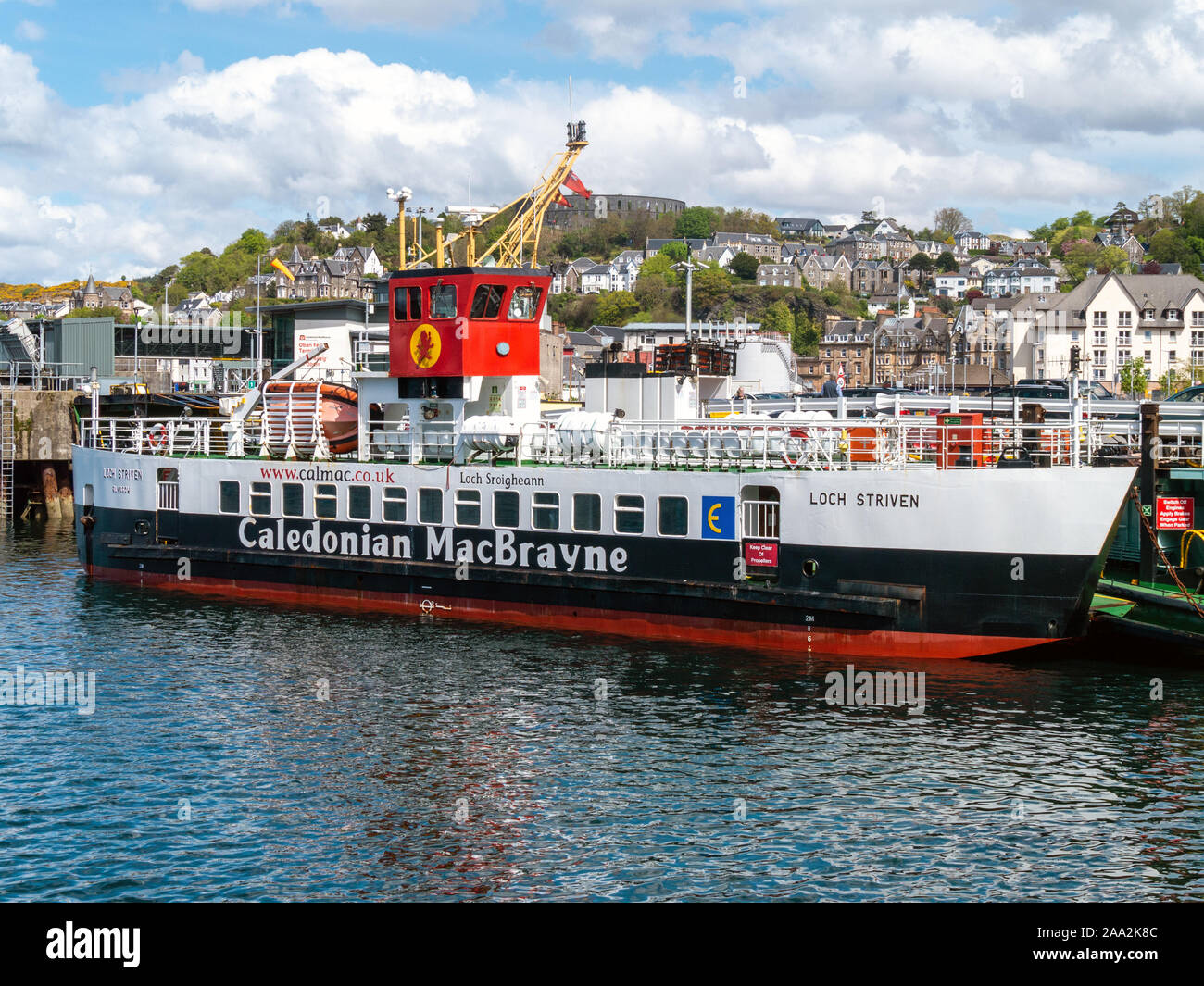 Caledonian MacBrayne ferry MV Loch Striven roll on roll off car ferry amarré à Oban Ferry terminal, Argyll et Bute, Écosse, Royaume-Uni Banque D'Images