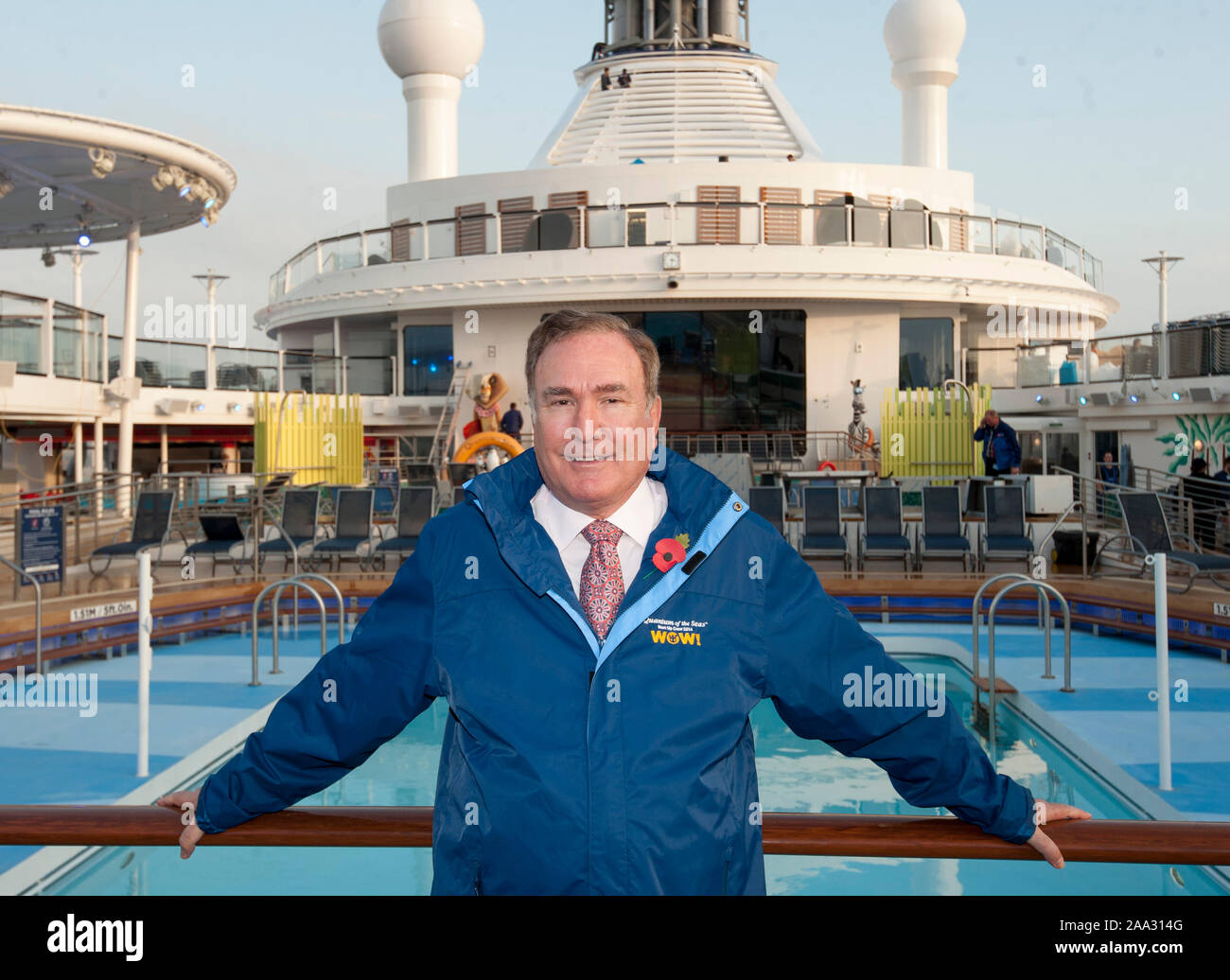 Directeur général et président de Royal Caribbean Cruises Richard Fain à bord de leur dernier navire ' Quantum de la mer" amarré dans le Port de Southampton en Angleterre. Banque D'Images