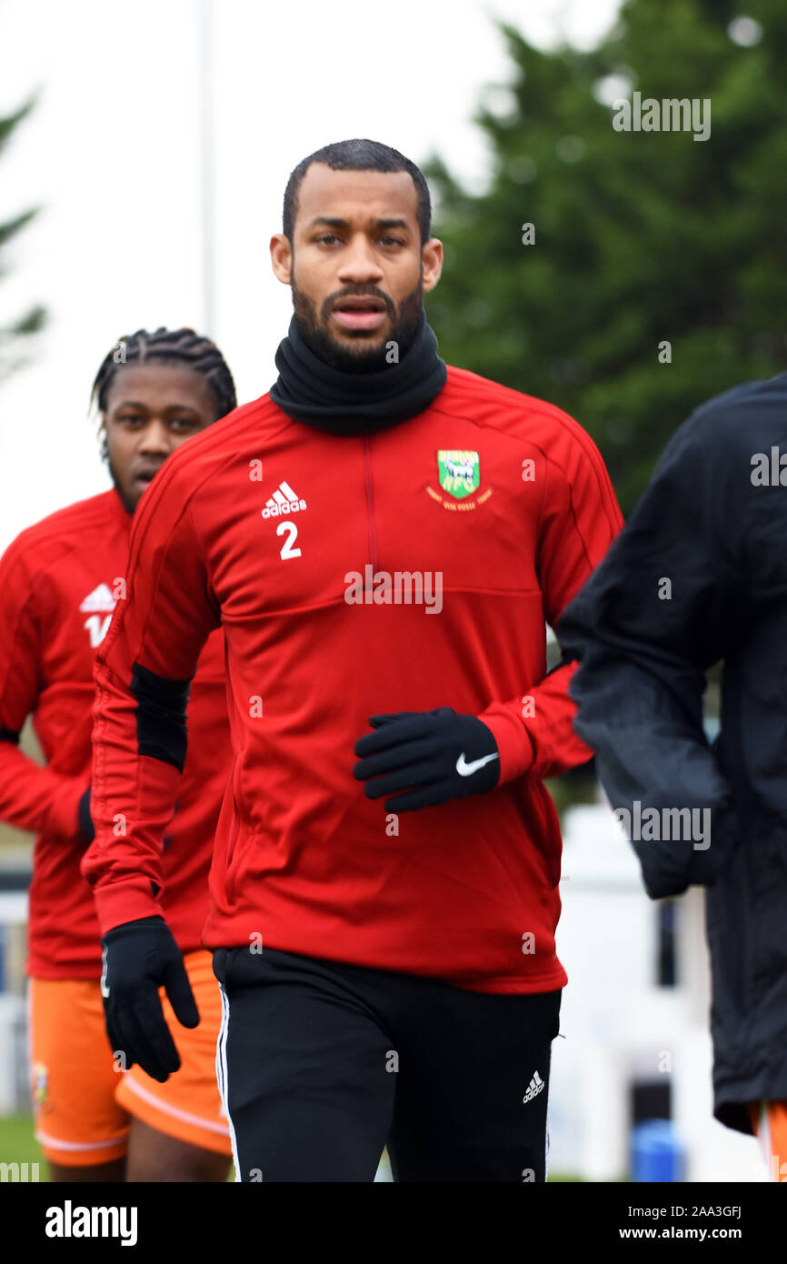 Saison 2019/2020 Fc Hendon UK. Howard Hall l'échauffement avant de jouer pour kickoff fc Hendon Banque D'Images