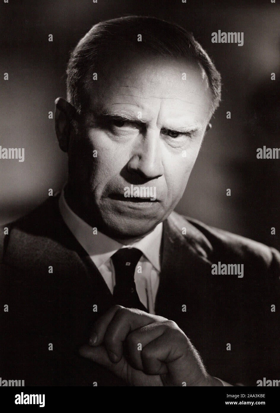 Werner Hinz, deutscher Acteurs et actrices, im Spielfilm 'Der 20. Juli', Deutschland Mitte 1950er Jahre. L'acteur allemand Werner Hinz, Allemagne milieu des années 1950. Banque D'Images