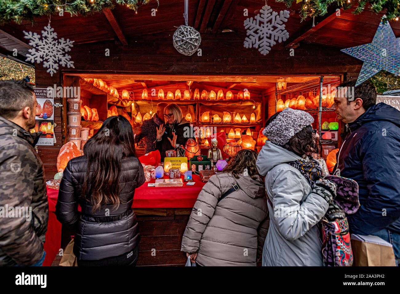Italie Piémont Langhe Govone 'Il Magico Paese di Natale ' ( Le pays magique de Noël ) - Marché de Noël fait main objets Banque D'Images