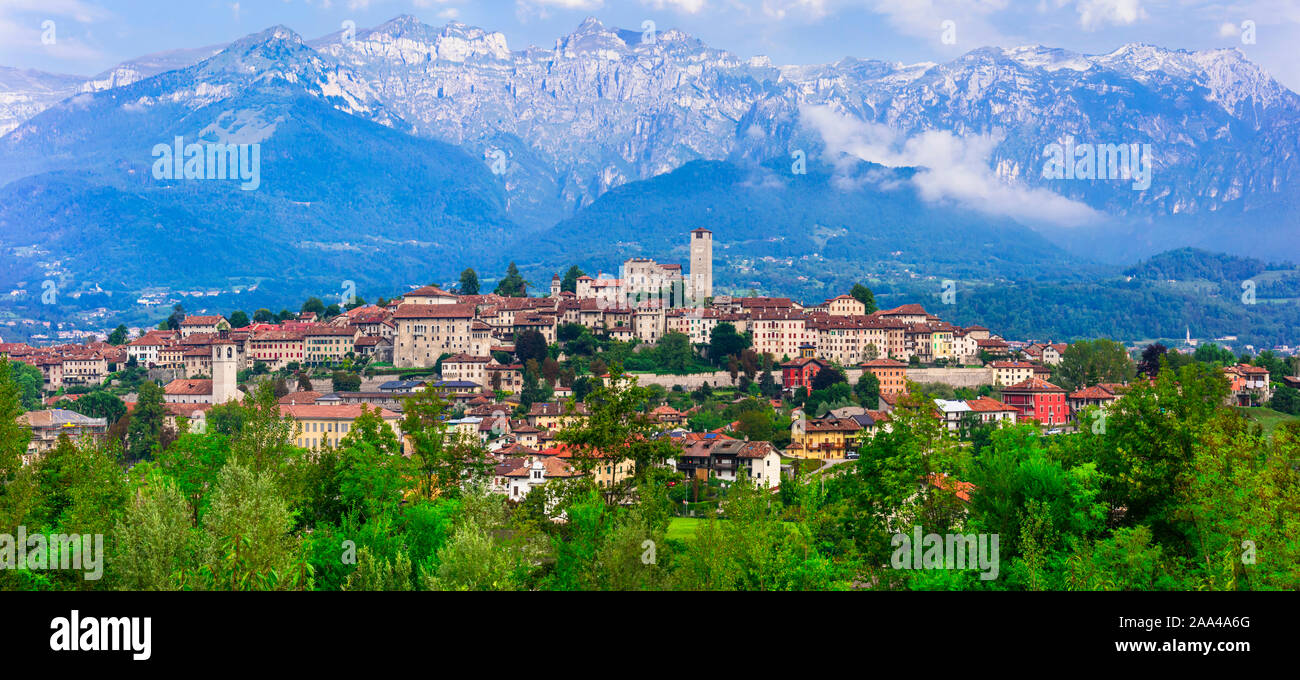 Feltre impressionnant village,vue panoramique,province de Belluno,Veneto,Italie. Banque D'Images