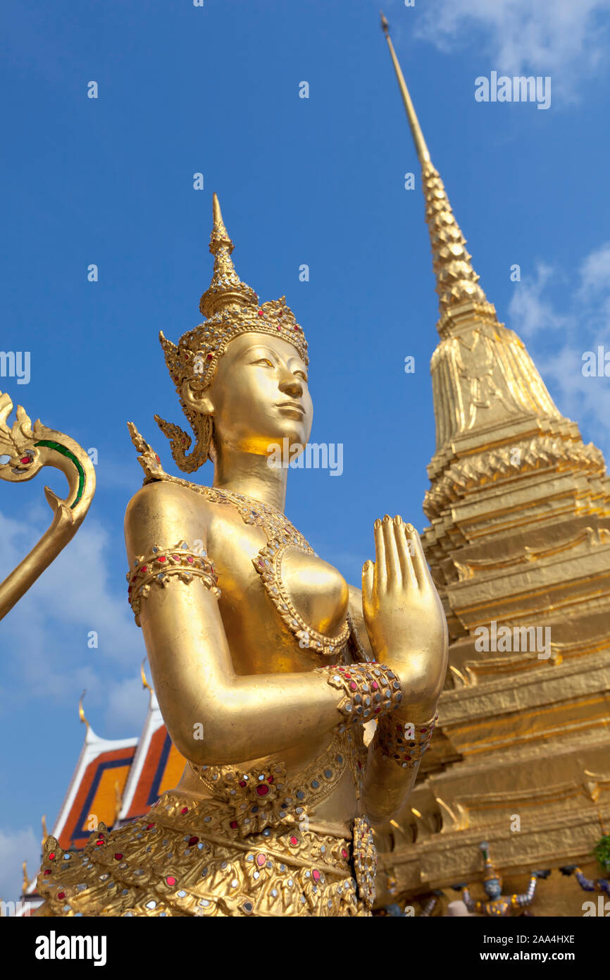 Statue de Kinnari au Royal Grand Palace, Bangkok, Thaïlande Banque D'Images