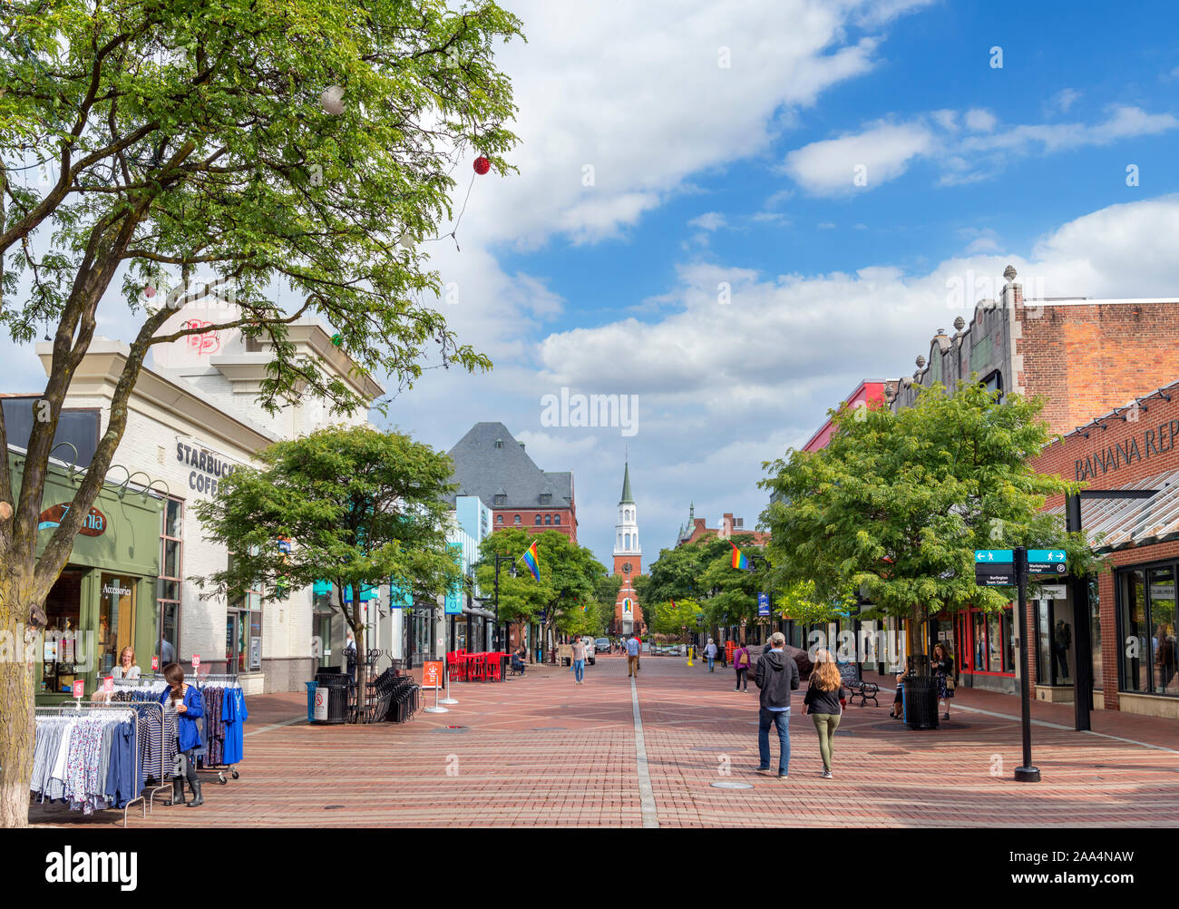 La rue de l'église au centre-ville de Burlington, Vermont, USA Banque D'Images