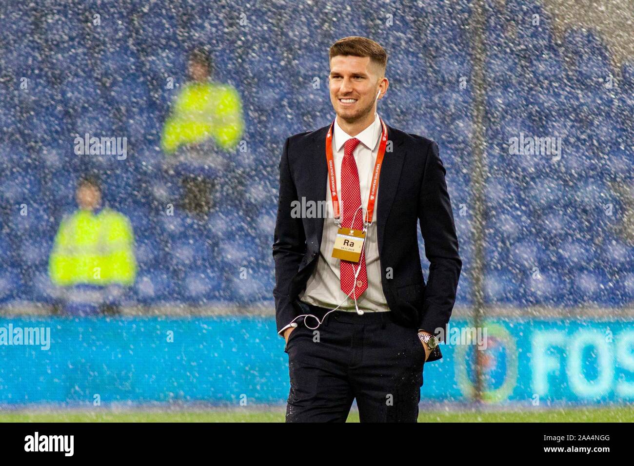 Cardiff, Pays de Galles 19/11/19. Chris Mepham arrive au Cardiff City Stadium. Pays de Galles v Hongrie UEFA Euro 2020 Qualificatif au Cardiff City Stadium. Lewis Mitchell/YCPD/Alamy Live News. Banque D'Images