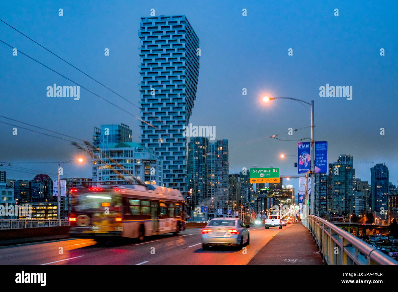 Trajet du matin, Granville Street Bridge, Vancouver, British Columbia, Canada Banque D'Images