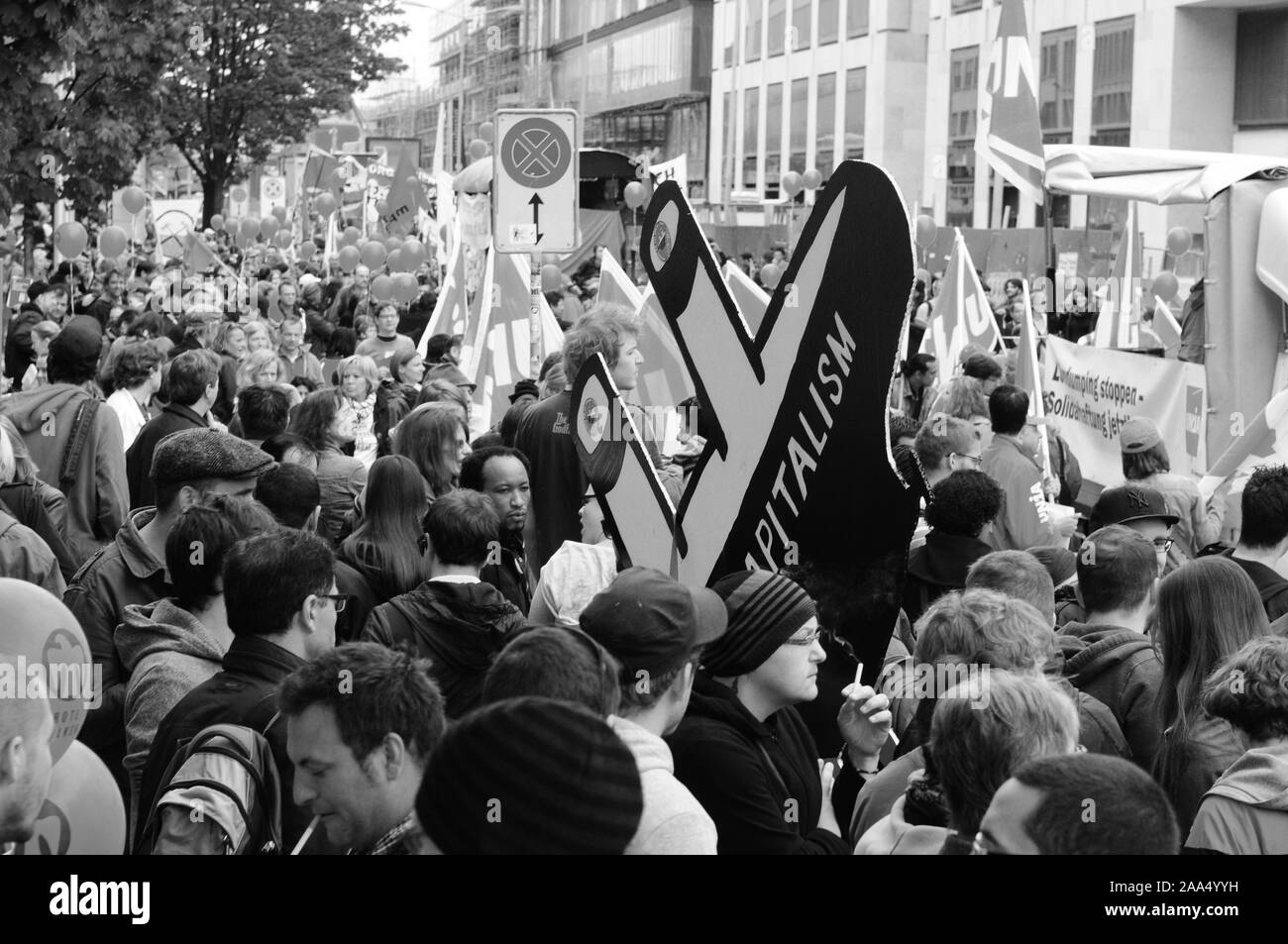 "Plus la protection du travail, salaire plus élevé, plus de pension" est la demande des manifestants à Zürich City Banque D'Images