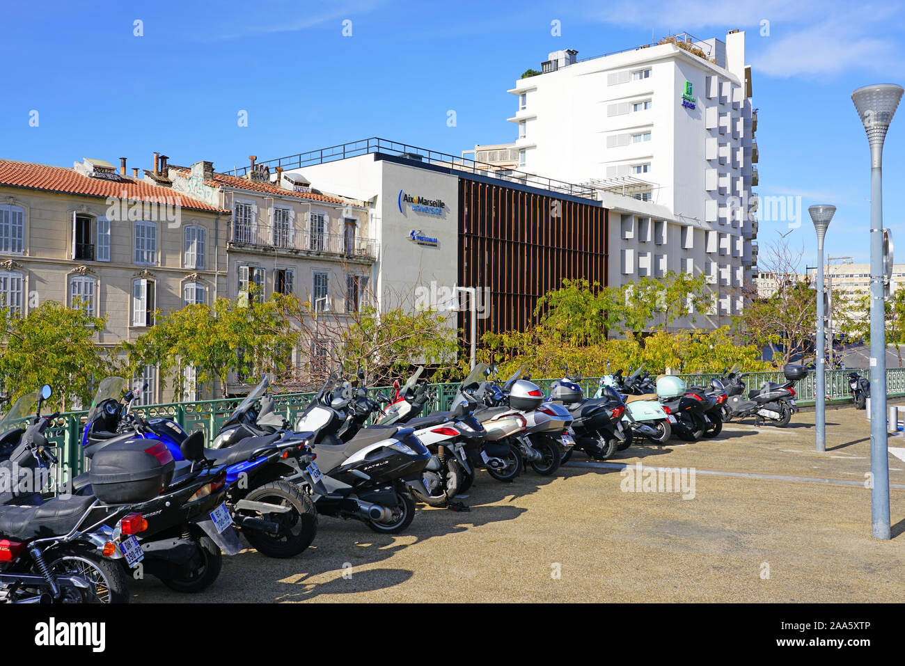 MARSEILLE, FRANCE -13 nov 2019- Vue sur le campus Saint-Charles de l'Université Aix Marseille Universite près de la gare à Marseille, Franc Banque D'Images