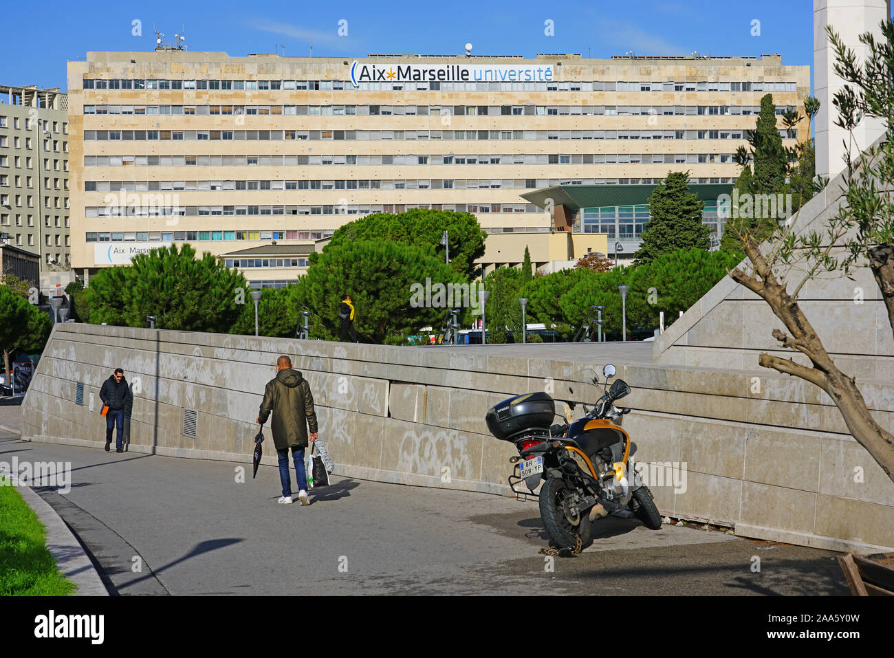 MARSEILLE, FRANCE -13 nov 2019- Vue sur le campus Saint-Charles de l'Université Aix Marseille Universite près de la gare à Marseille, Franc Banque D'Images