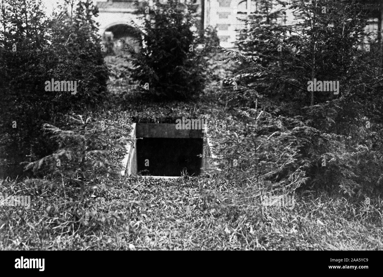 Entrée du souterrain menant de l'ex-Kaiser's Castle à Spa d'un point quelques milles dans les bois. L'ancien dirigeant de l'Allemagne ont fui à travers ce passage après avoir signé son abdication dans le château. Banque D'Images