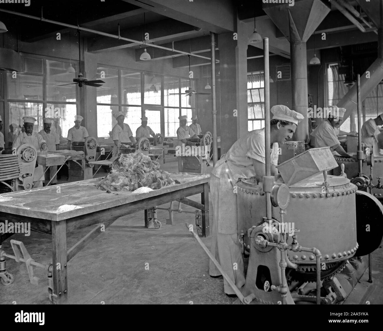De Guerre - Industries - Fabrication de chewing-gum CHEWING-GUM. En scène de l'usine beechnut Packing Co., Canajoharie, New York ca. 1918 Banque D'Images