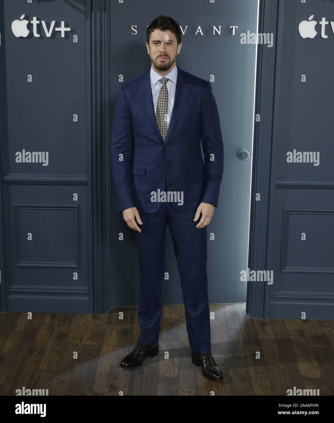 New York, États-Unis. 19 Nov, 2019. Toby Kebbell arrive sur le tapis rouge lors de la première mondiale d'Apple TV 'S « serviteur' au BAM Howard Gilman Opera House le Mardi, Novembre 19, 2019 à New York. Photo de John Angelillo/UPI UPI : Crédit/Alamy Live News Banque D'Images