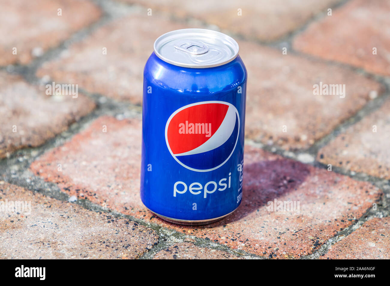 Pepsi can est une boisson gazeuse produite par PepsiCo. Créé en 1893 Banque D'Images