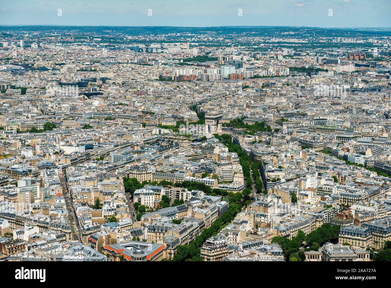 Vue sur la ville, vue de la Tour Eiffel à l'Arc de triomphe, Arc de Triomphe, Place Charles de Gaulle, Paris, Ile-de-France, France Banque D'Images