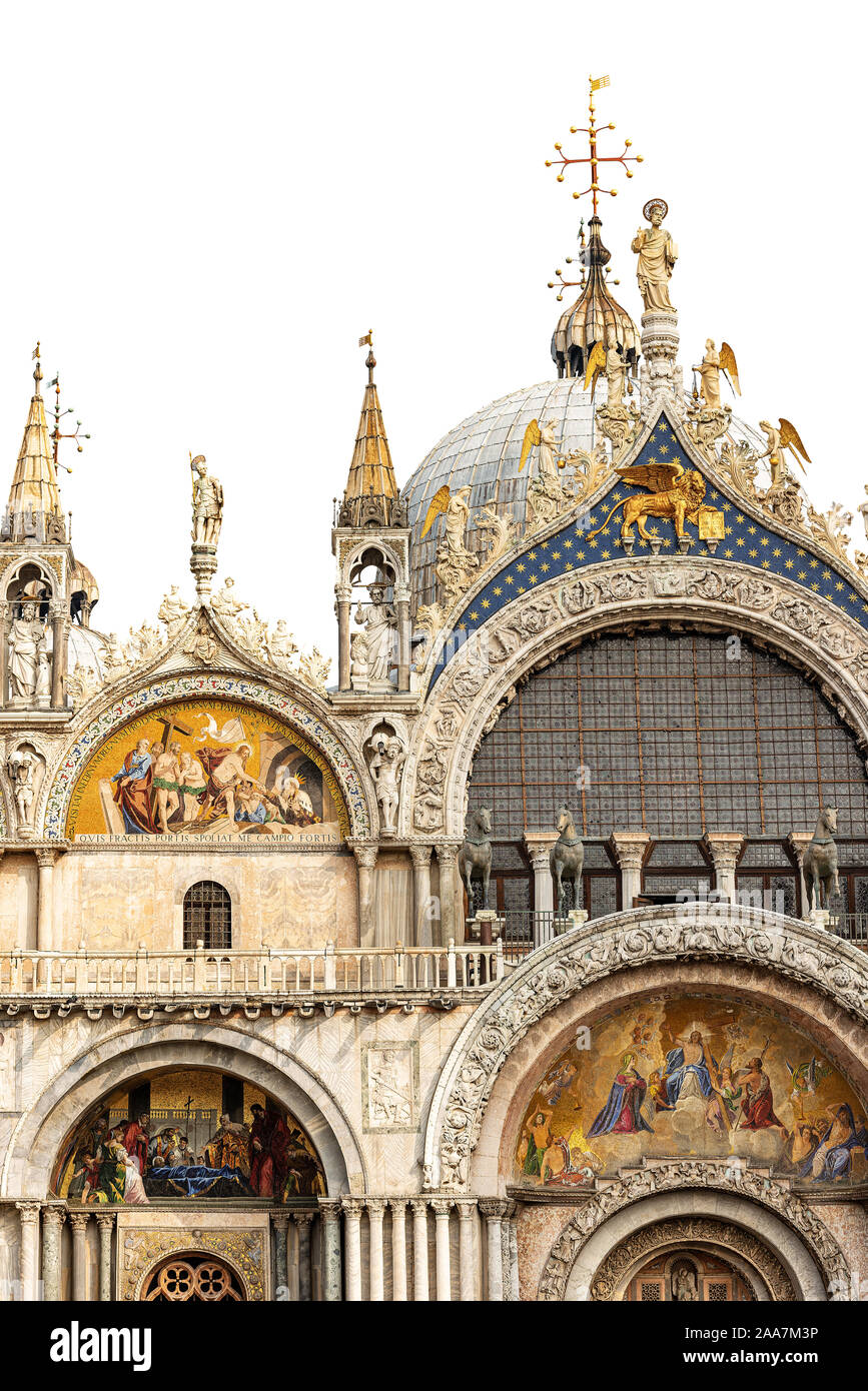 Basilique et cathédrale de San Marco (St. Marc l'évangéliste) isolé sur fond blanc, Venise, UNESCO World Heritage site, Vénétie, Italie, Europe Banque D'Images