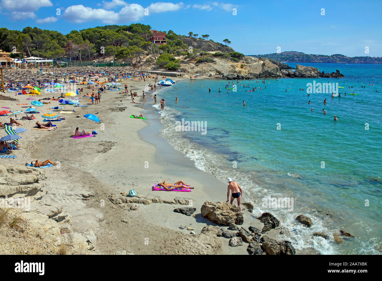 Les gens à la plage de Peguera, Majorque, îles Baléares, Espagne Banque D'Images