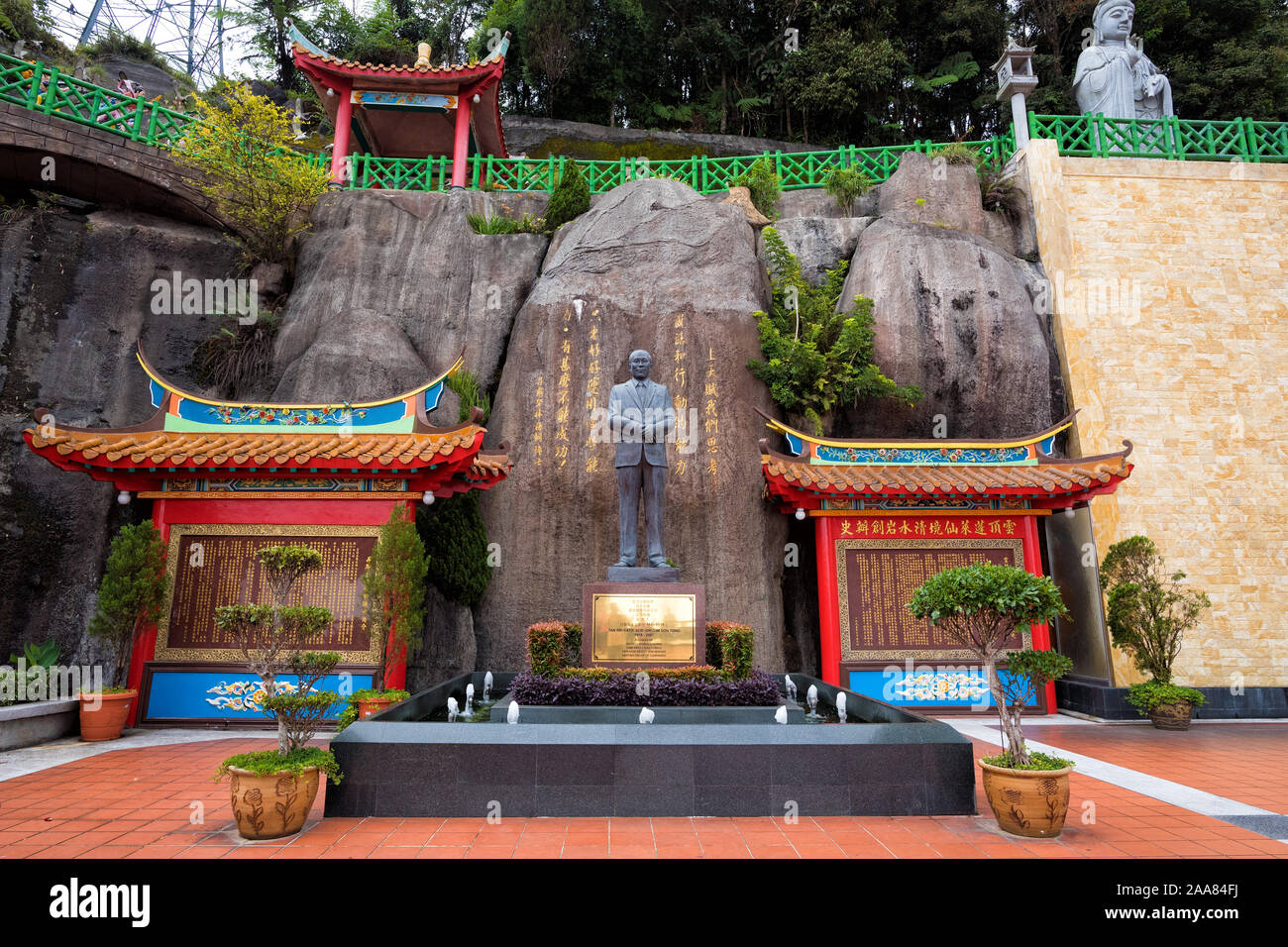 Genting Highland, Malaisie - 20 novembre 2018 : Monument de Goh Tong Lim Chin Swee debout dans le Temple, grottes, la Malaisie Genting Highland. - Monument de Lim Banque D'Images