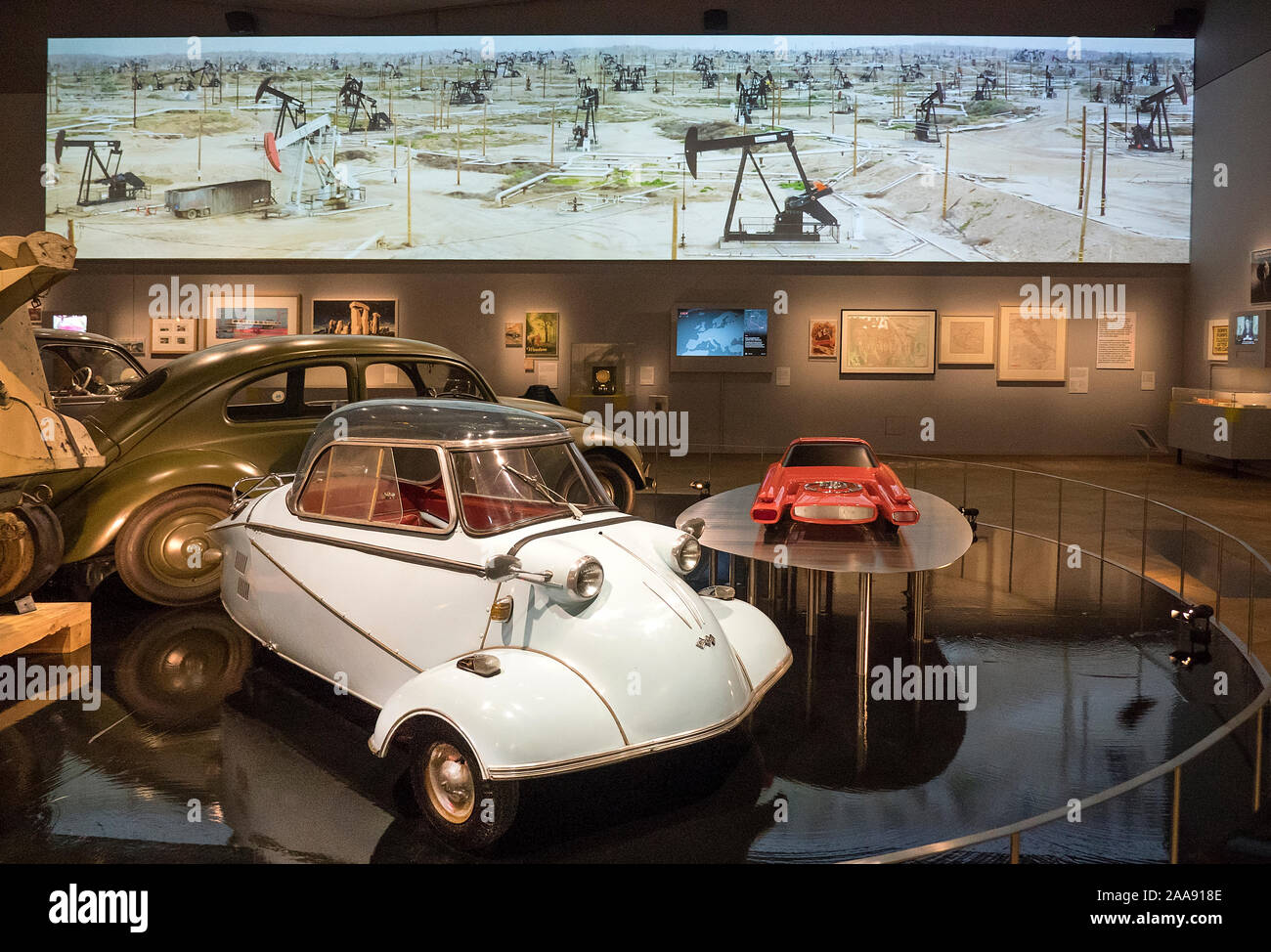 Messerschmitt KR 200 Bubble voiture au V&A Exposition 'Voitures accélère le monde moderne. Banque D'Images