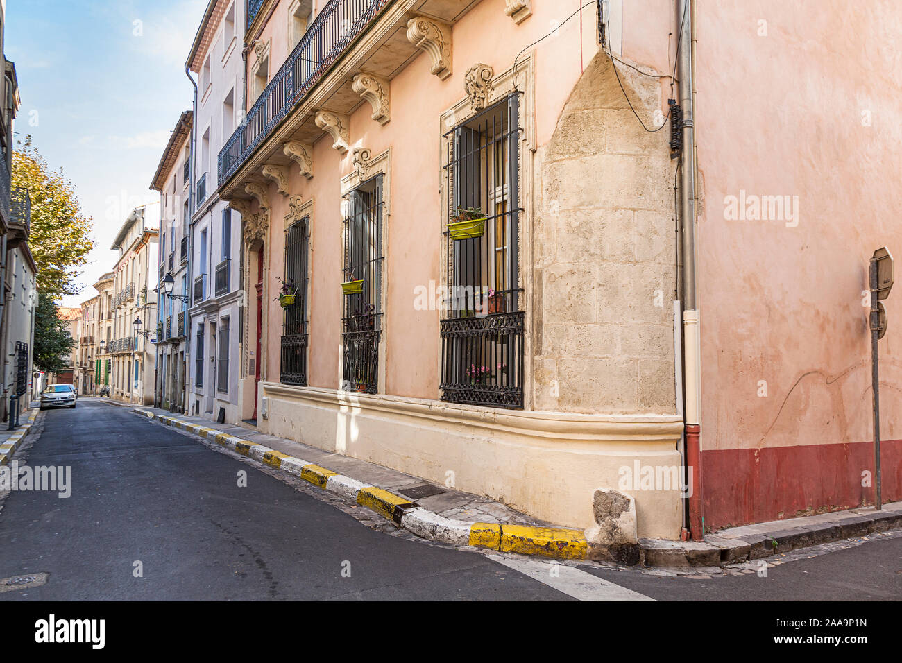 Coin de rue de la vieille ville de Béziers, France. Banque D'Images