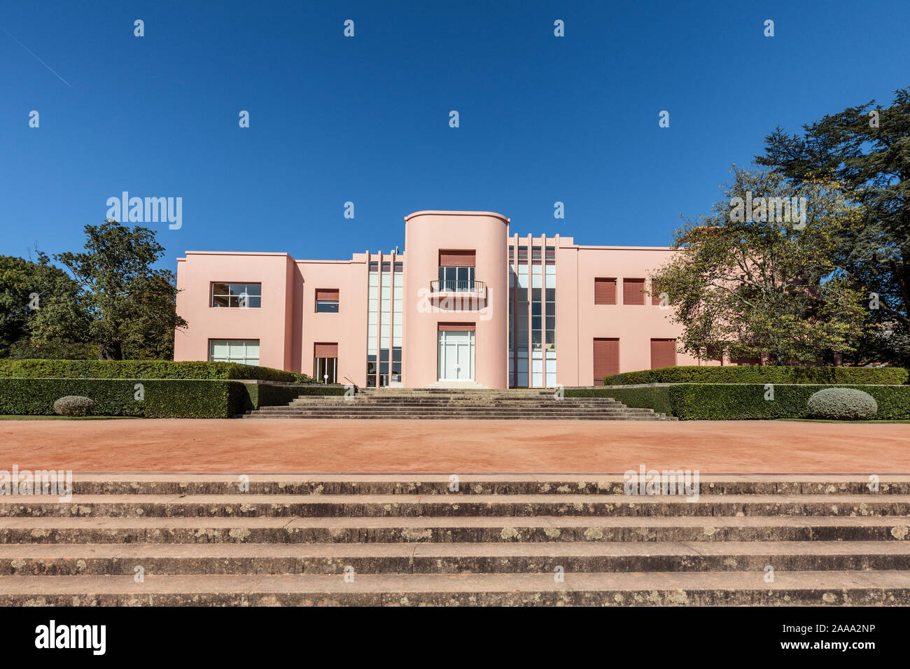 Serralves, un musée d'art moderne, une maison de 1950 et un parc plein de petits coins à explorer, en fait l'une des attractions les plus visitées de Porto. Banque D'Images