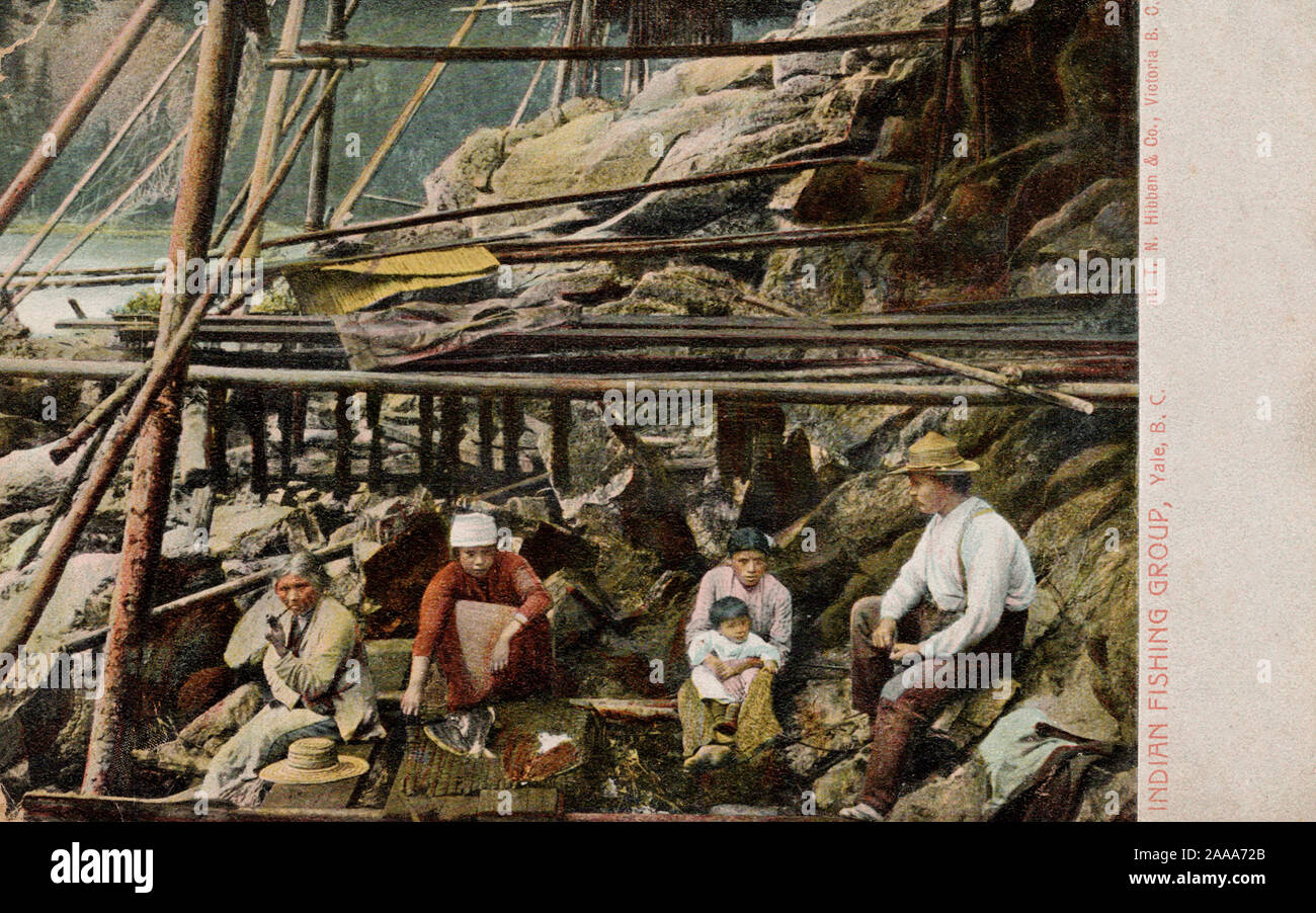 Groupe de pêche autochtone, Yale Colombie-Britannique, Canada, ancienne carte postale Banque D'Images