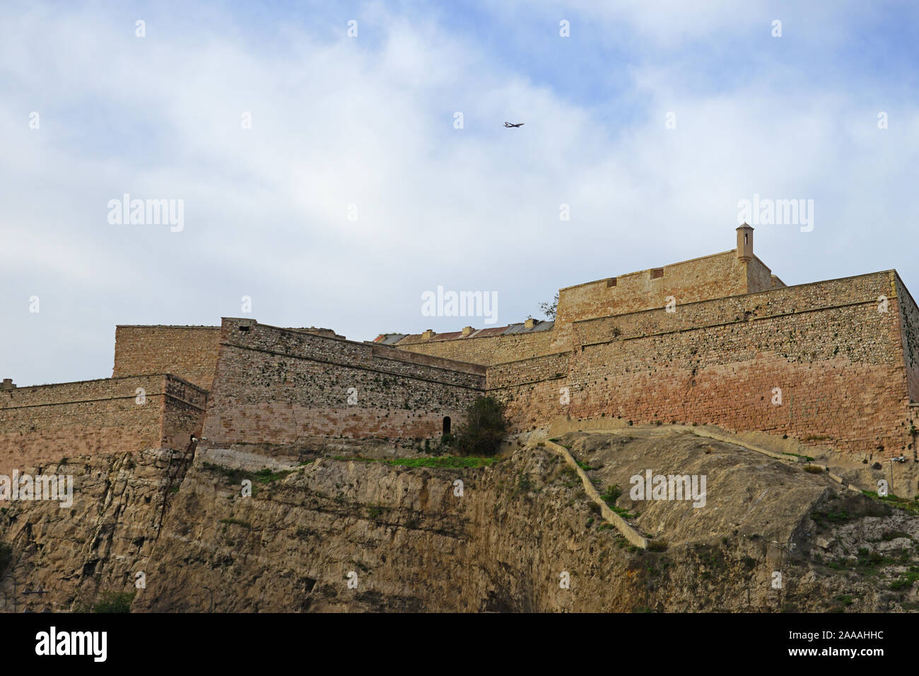 MARSEILLE, FRANCE -13 nov 2019- Vue de l'historique Fort Saint-Nicolas (Entrecasteaux), forteresse médiévale avec ses remparts à l'entrée du vieu Banque D'Images